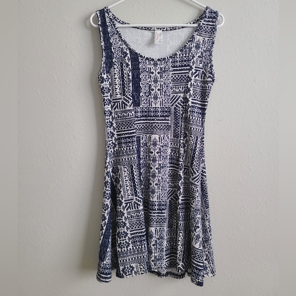 Navy and White Patterned Sleeveless Dress